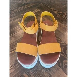 Mia Odelia Chunky Platform Sandals Women 9 Colorful Mustard Yellow Preppy Grunge